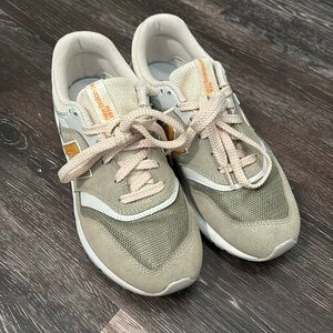 Green new balance - size 6